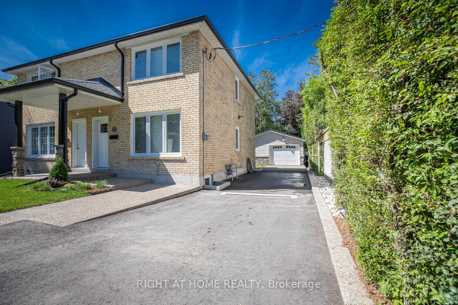 32-varsity-road-toronto-ontario-w12988272