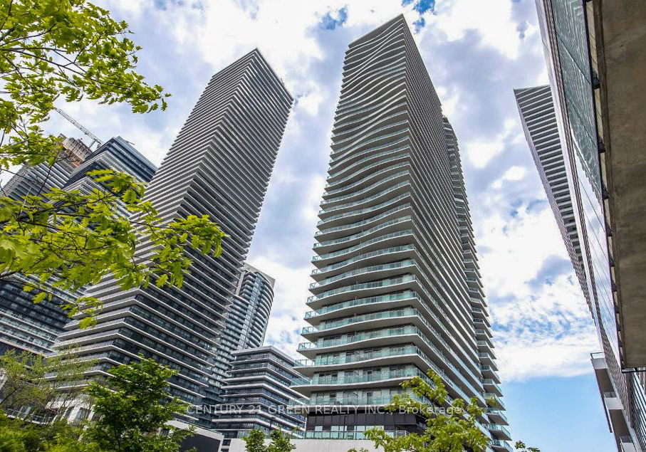 33-shore-breeze-drive-etobicoke-ontario-w12988600
