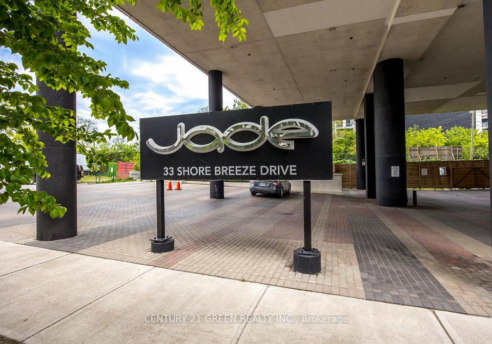 33-shore-breeze-drive-etobicoke-ontario-w12988600