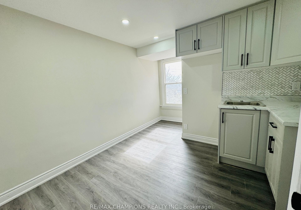 196-caledonia-road-toronto-ontario-w12989024
