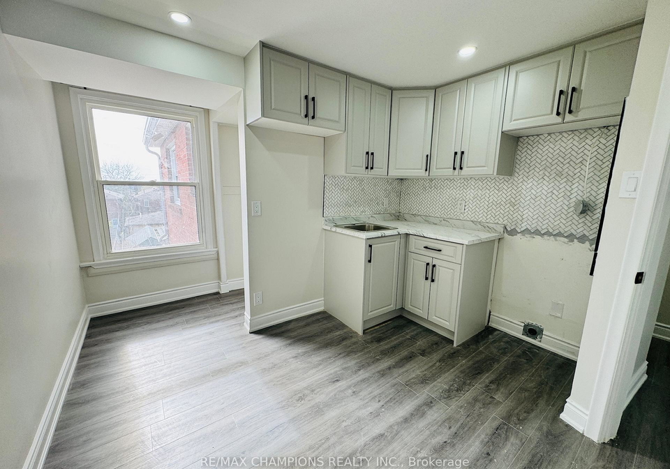 196-caledonia-road-toronto-ontario-w12989024