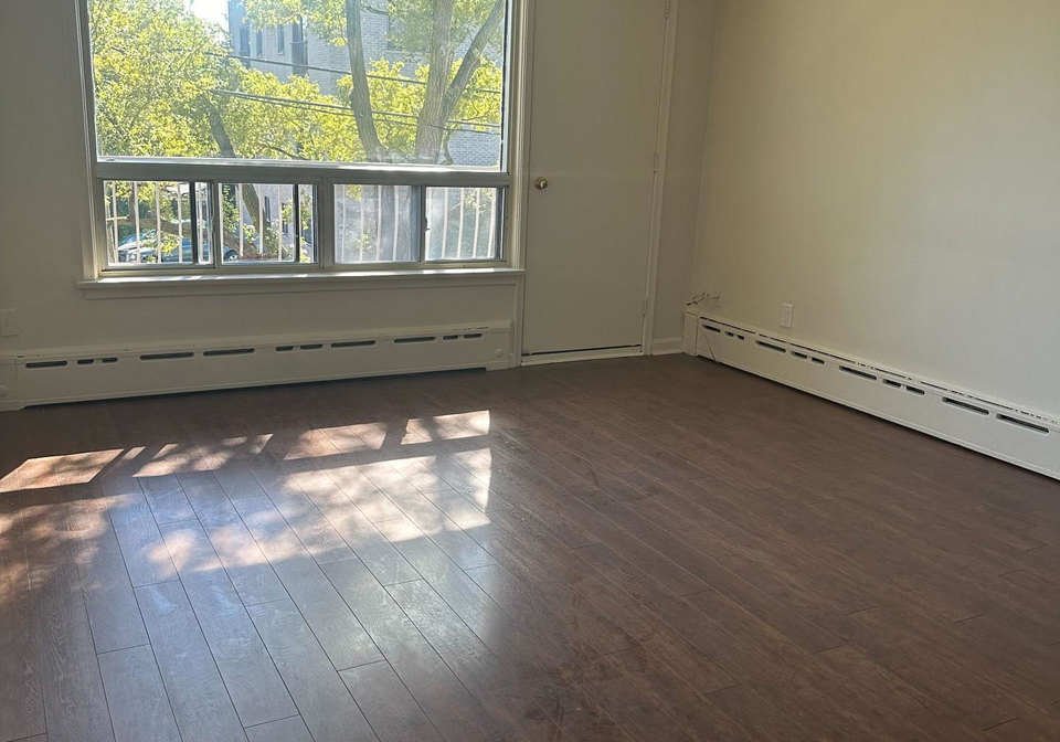 150-portland-street-etobicoke-ontario-w12989298