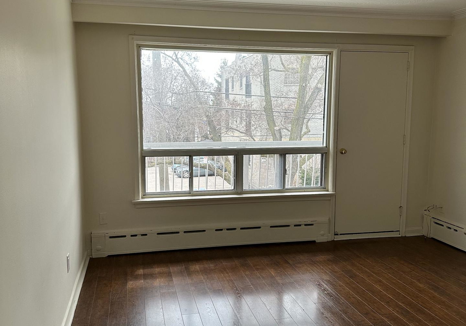 150-portland-street-etobicoke-ontario-w12989298