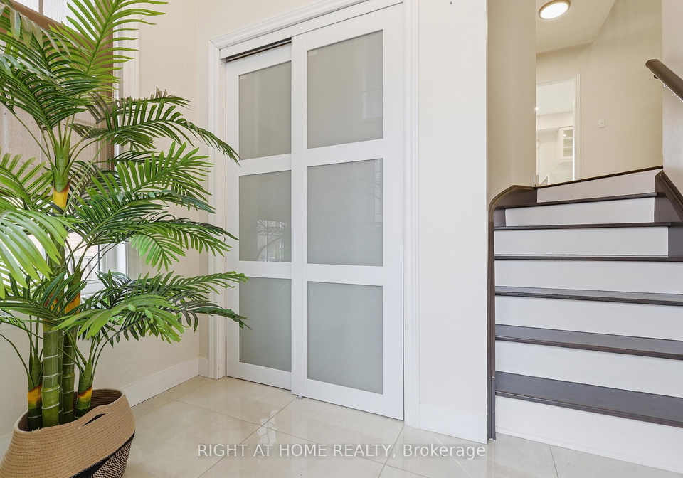 833-escobar-crescent-mississauga-ontario-w12989474