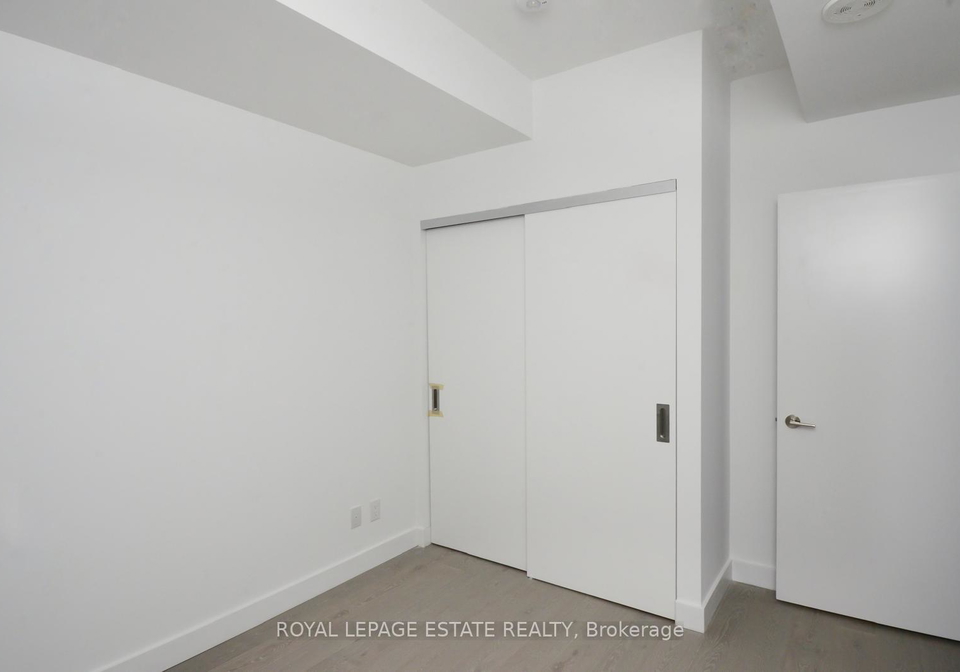 160-kingsway-crescent-etobicoke-ontario-w12989512