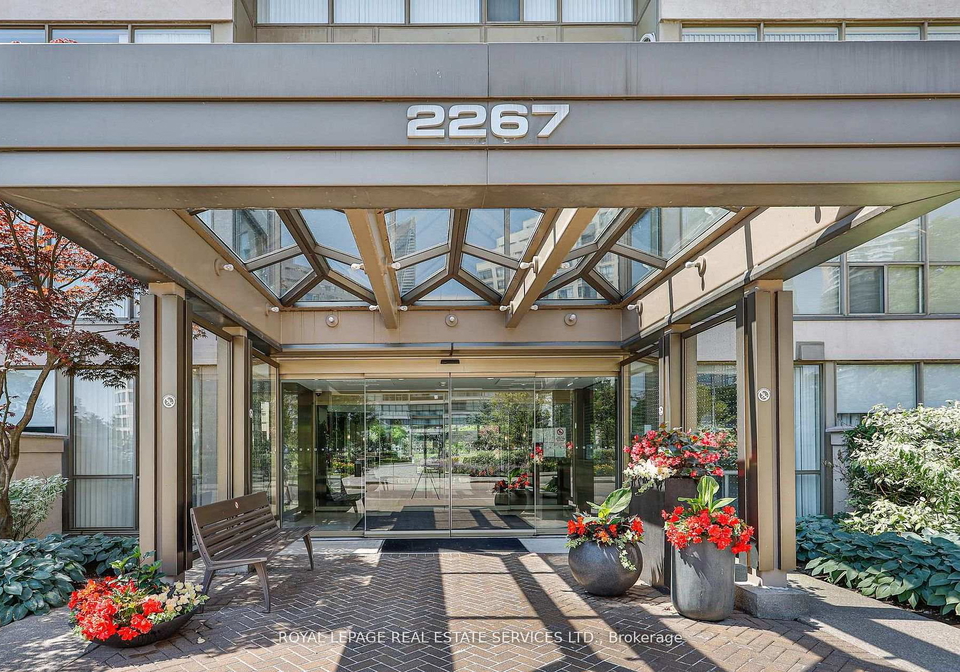 2267-lake-shore-boulevard-w-etobicoke-ontario-w12989590