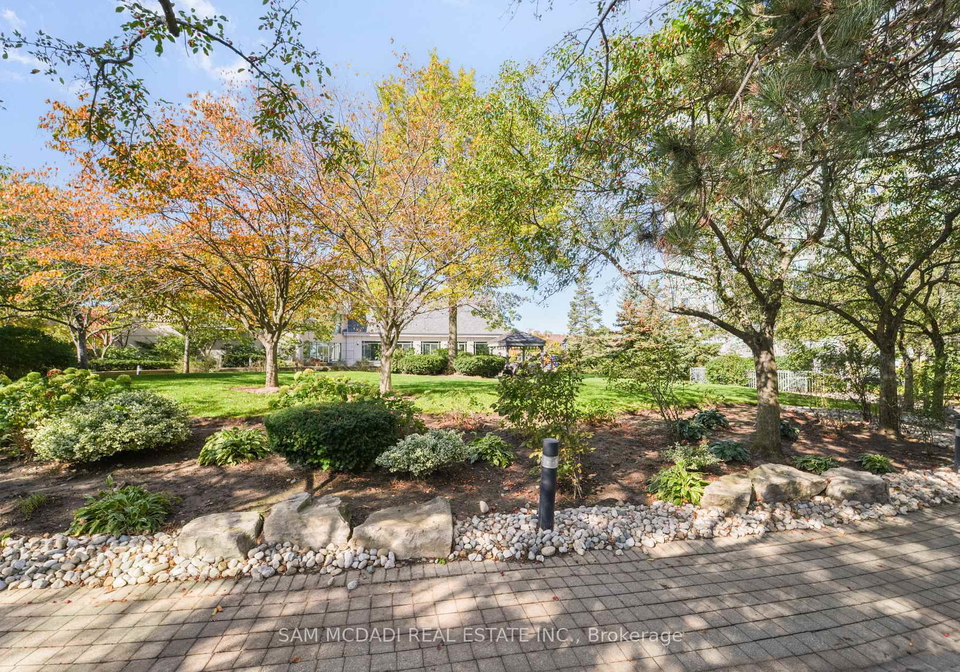 2177-burnhamthorpe-road-w-mississauga-ontario-w12989712