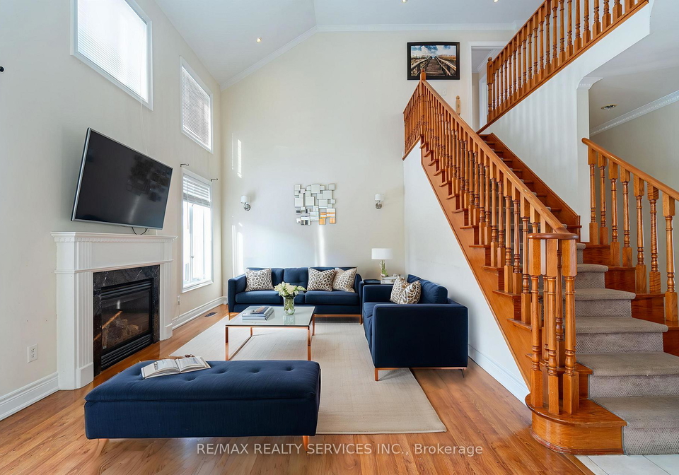 52-mount-royal-circle-brampton-ontario-w12989810