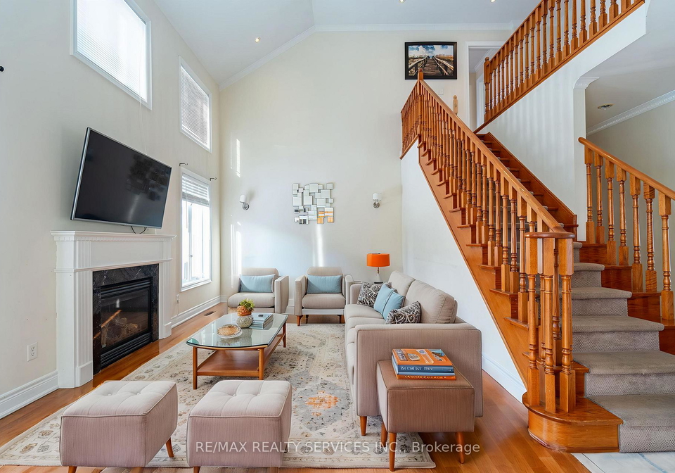 52-mount-royal-circle-brampton-ontario-w12989810