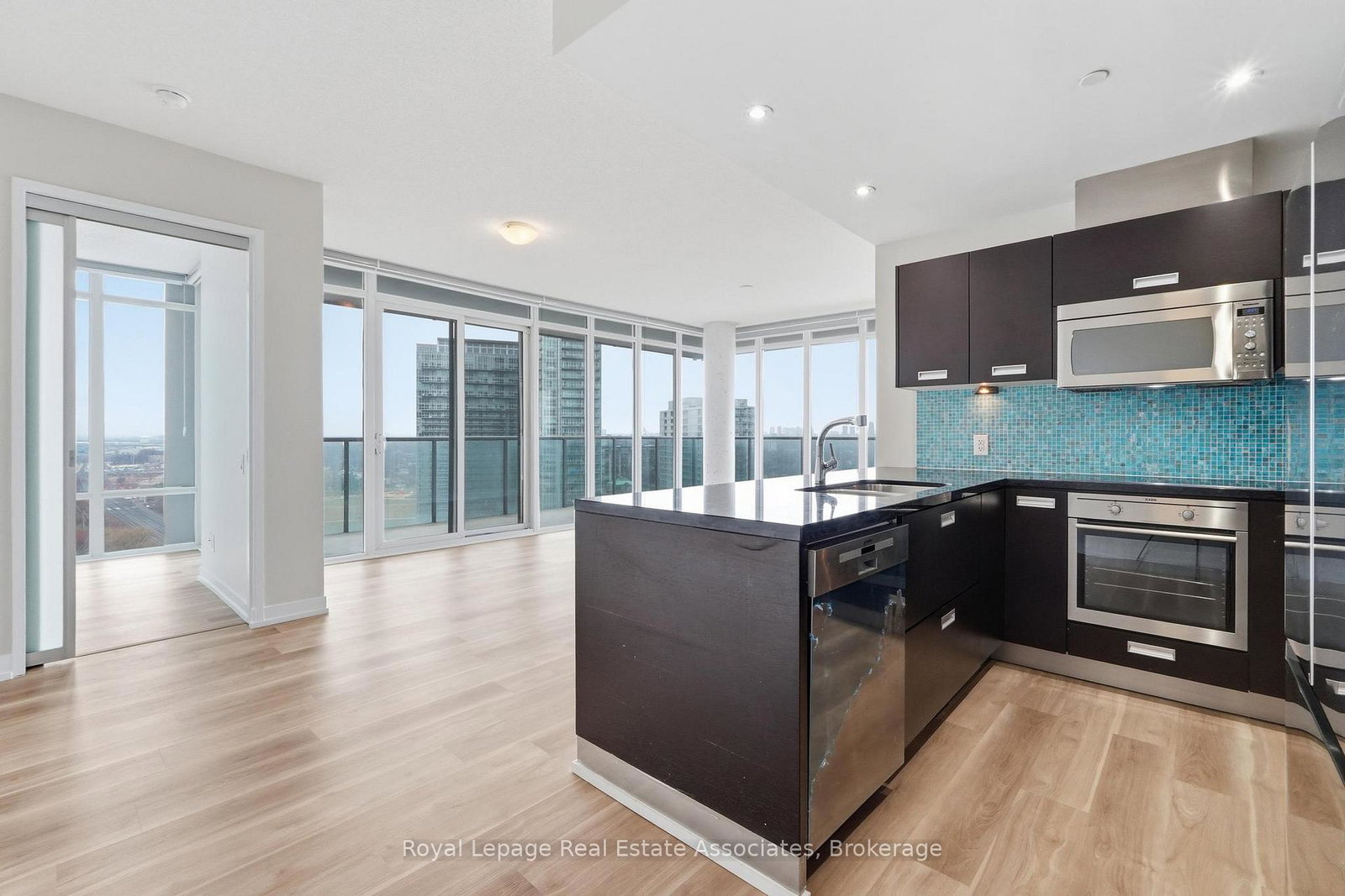 90-park-lawn-road-etobicoke-ontario-w12989994