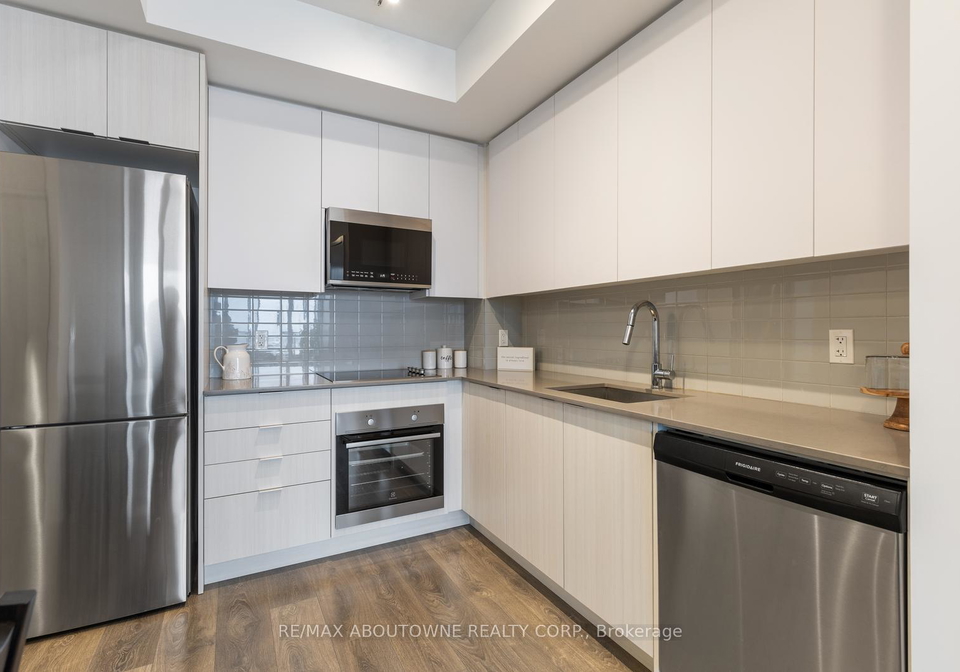 297-oak-walk-drive-oakville-ontario-w12990502