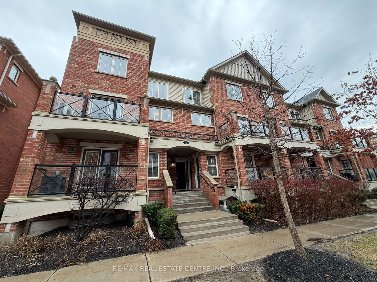 2464-post-road-oakville-ontario-w12990766