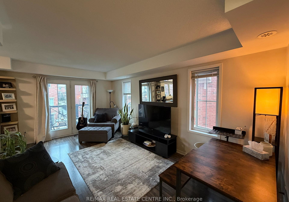 2464-post-road-oakville-ontario-w12990766