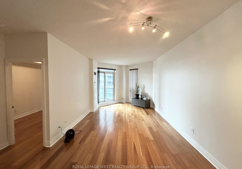 2219-lakeshore-boulevard-etobicoke-ontario-w12991304