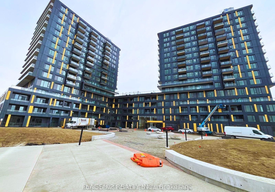 4878-w-powers-common-w-burlington-ontario-w12992294