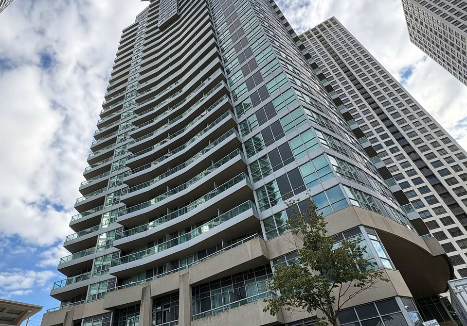 33-elm-drive-mississauga-ontario-w12992420