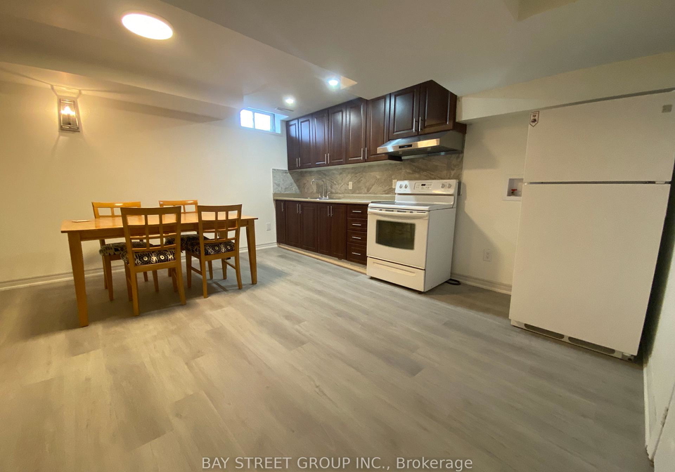8-kerwood-lower-place-brampton-ontario-w12992536