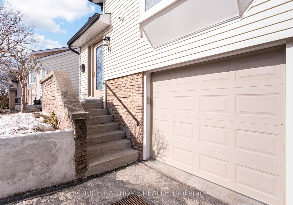 40-salisbury-circle-brampton-ontario-w12992648