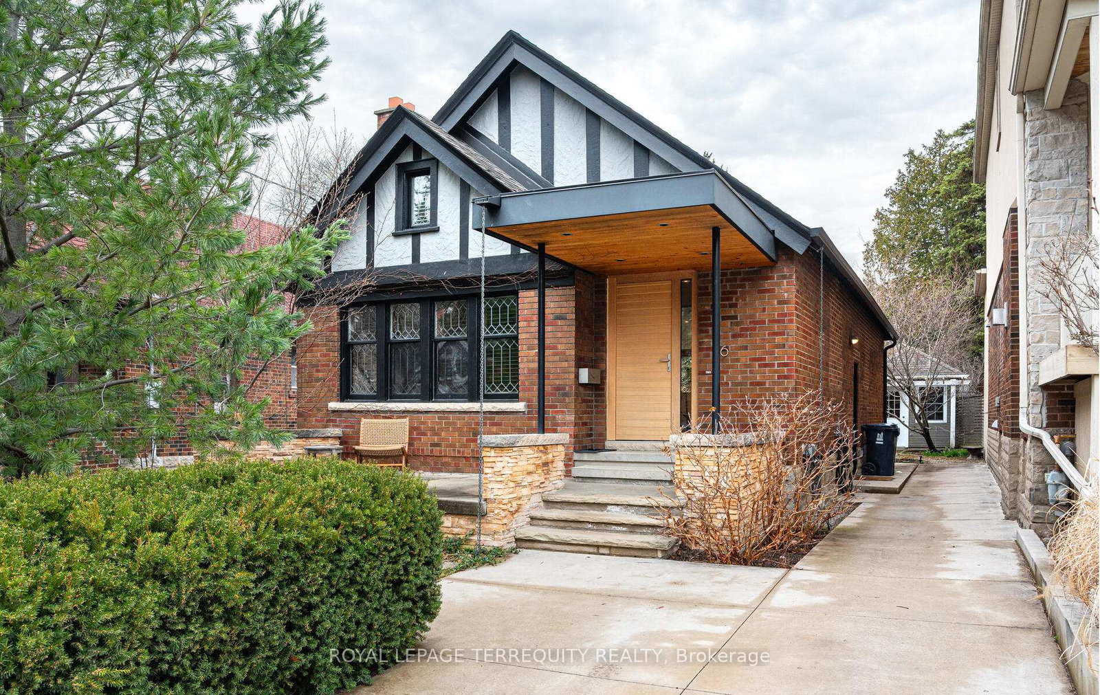 16-sunnybrook-road-toronto-ontario-w12992838