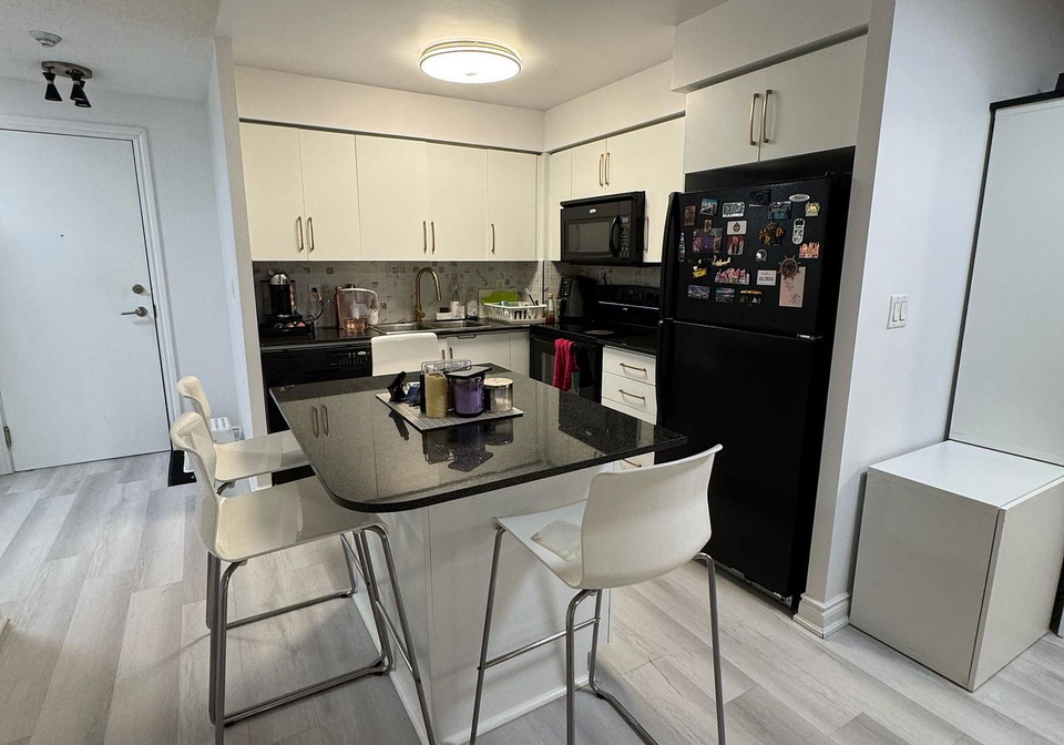 310-burnhamthorpe-road-w-mississauga-ontario-w12992994