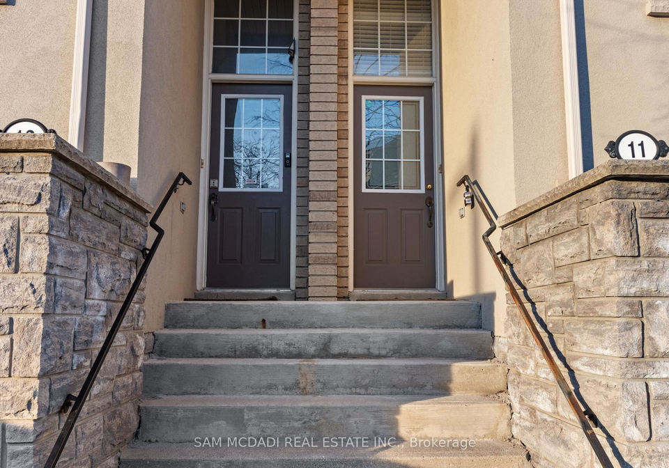 435-hensall-circle-mississauga-ontario-w12993034