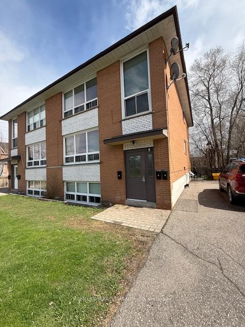 9-ellen-street-mississauga-ontario-w12993666