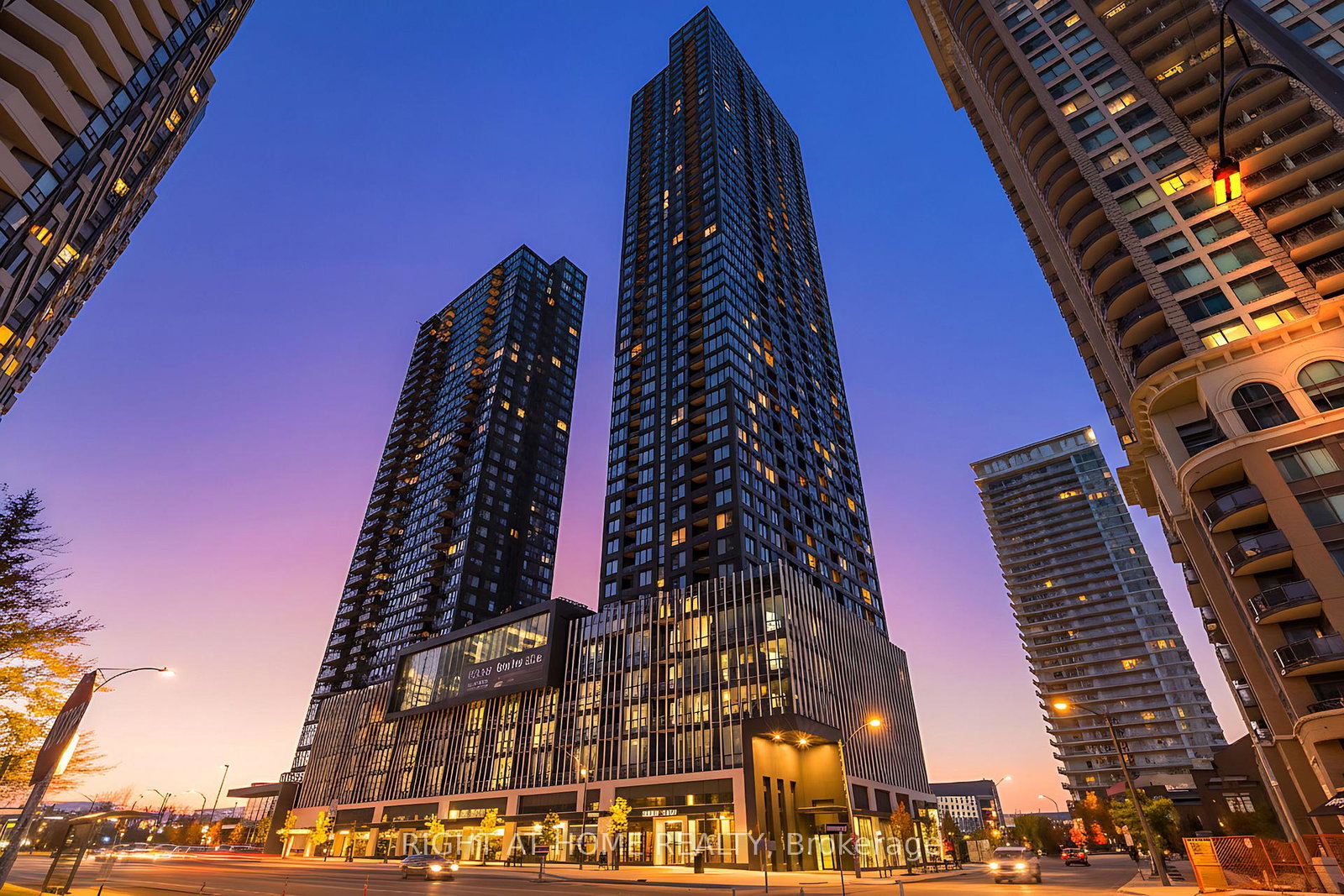 395-square-one-drive-w-mississauga-ontario-w12993896