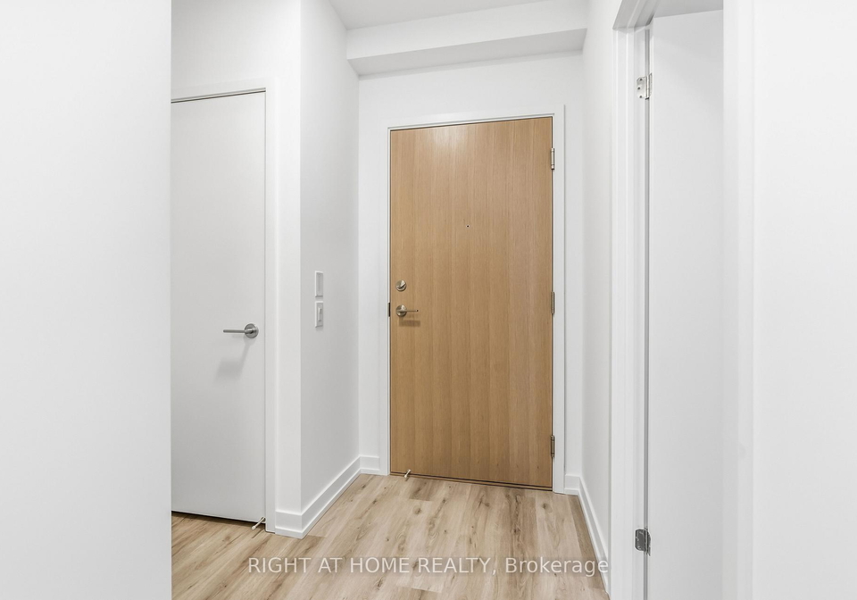 395-square-one-drive-w-mississauga-ontario-w12993896