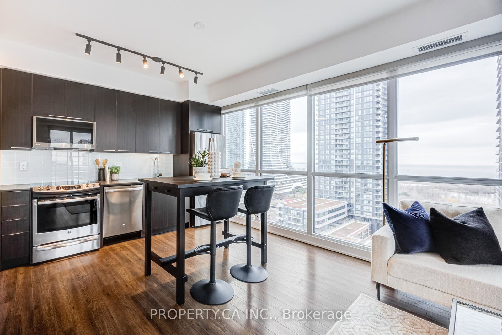 10-park-lawn-road-etobicoke-ontario-w12994876