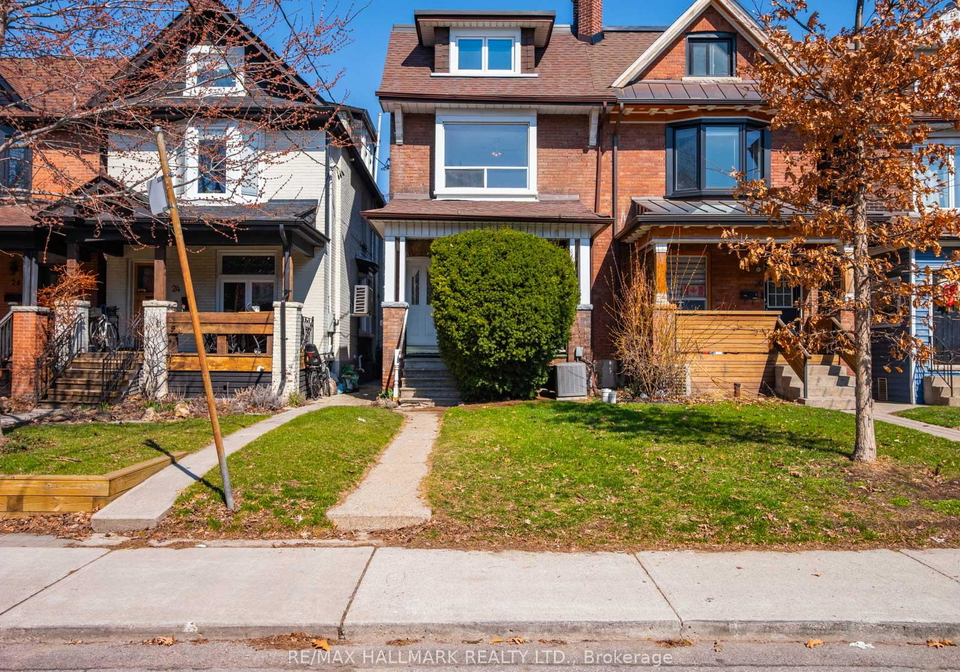 22-kenneth-avenue-toronto-ontario-w12995316