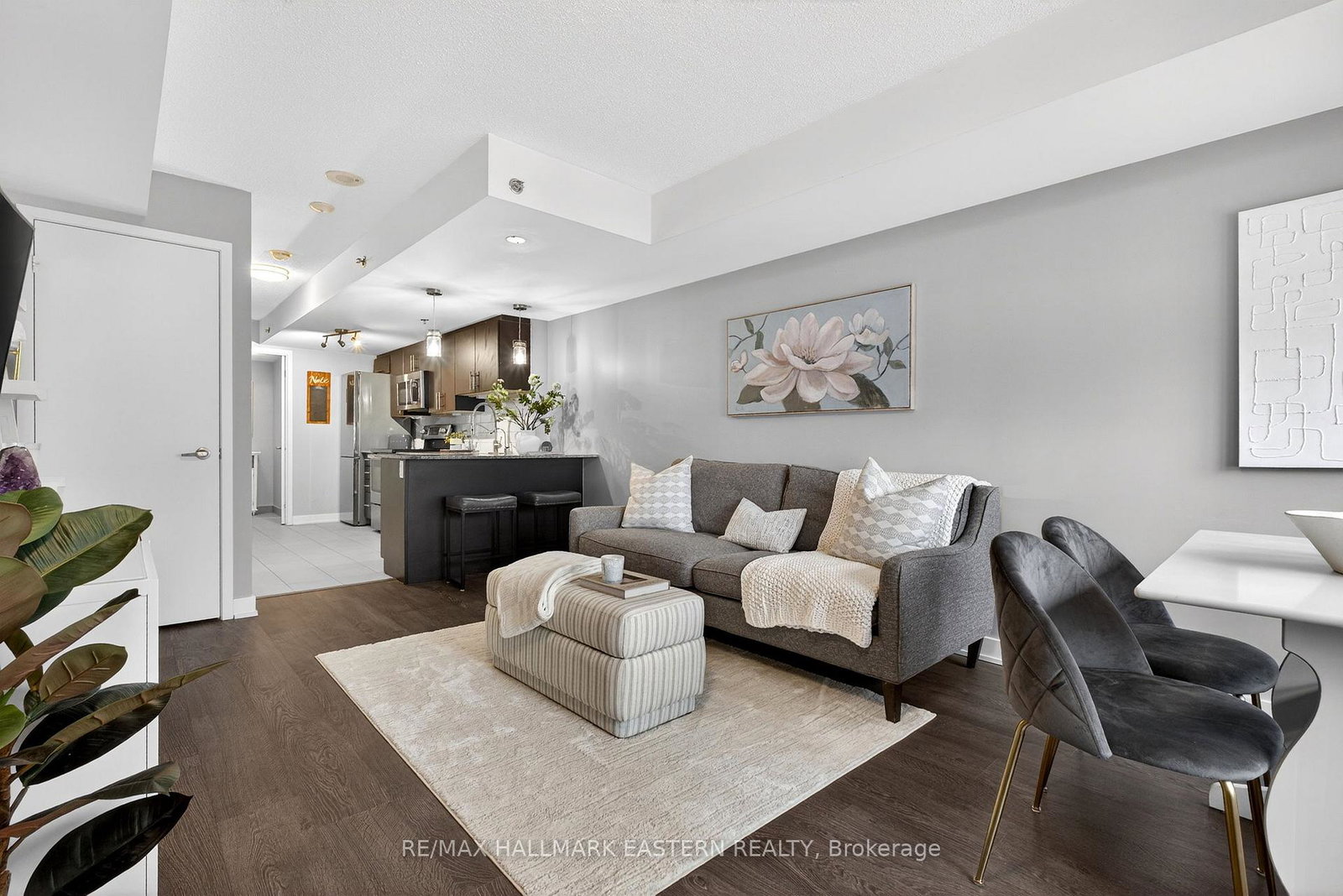11-superior-avenue-etobicoke-ontario-w12995476