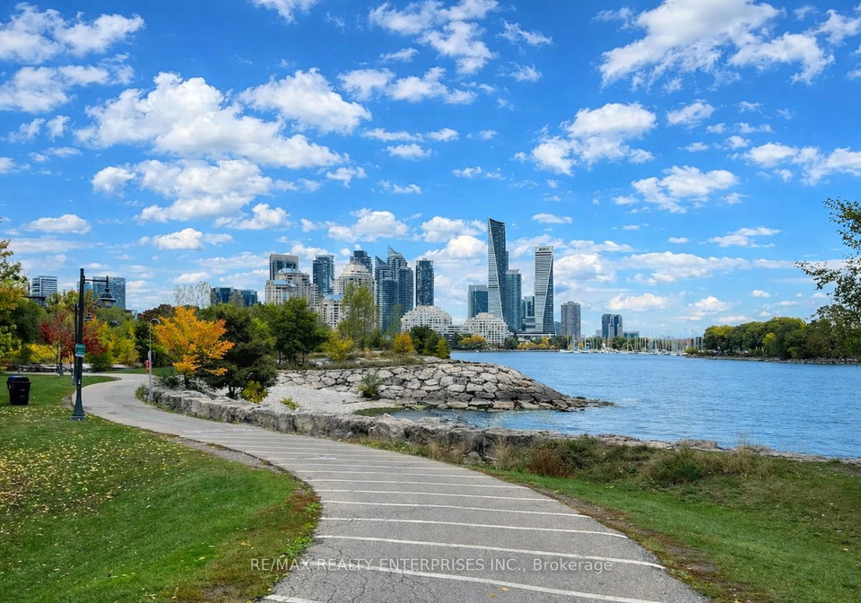 11-superior-avenue-etobicoke-ontario-w12995500