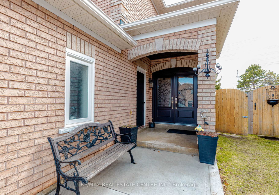 60-native-landing-brampton-ontario-w12995632