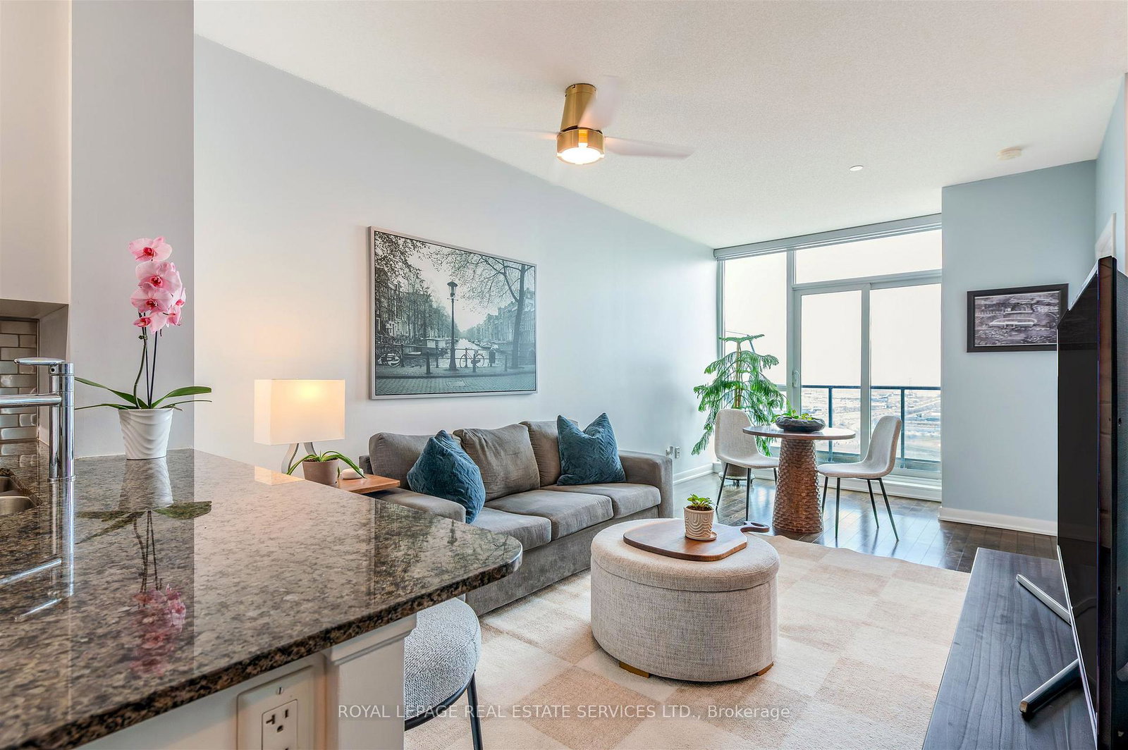 215-sherway-gardens-road-etobicoke-ontario-w12995854