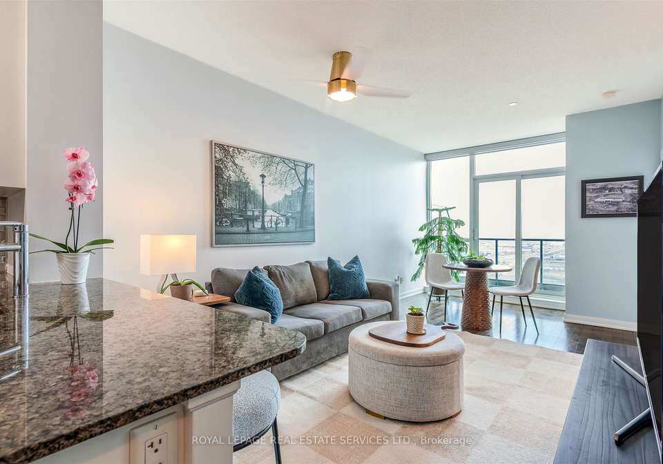 215-sherway-gardens-road-etobicoke-ontario-w12995854
