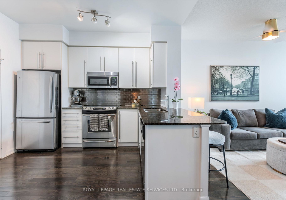 215-sherway-gardens-road-etobicoke-ontario-w12995854