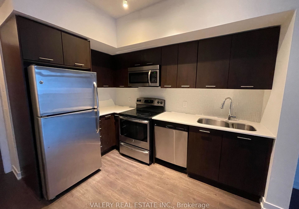 2200-lake-shore-boulevard-w-etobicoke-ontario-w12995942