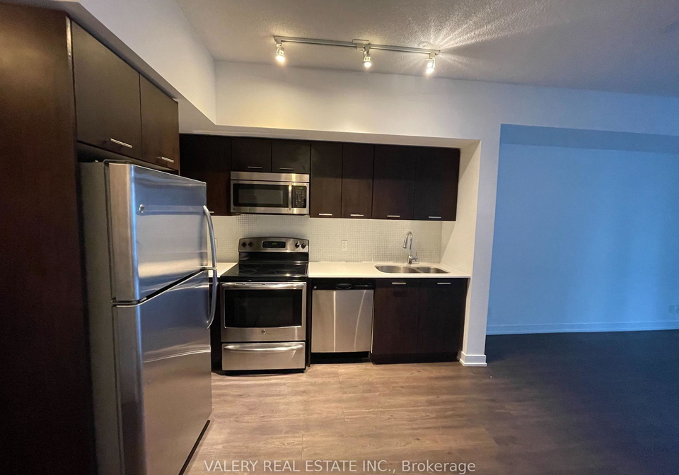 2200-lake-shore-boulevard-w-etobicoke-ontario-w12995942