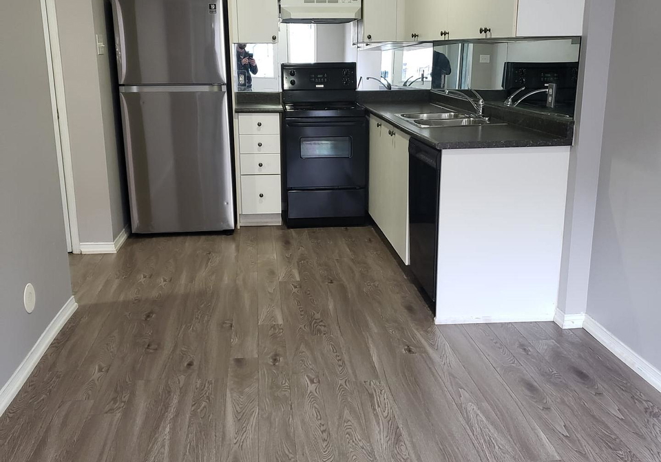 4975-southhampton-drive-mississauga-ontario-w12996732