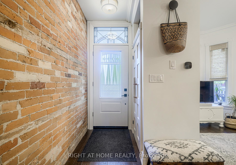 7-gwynne-avenue-toronto-ontario-w12997222