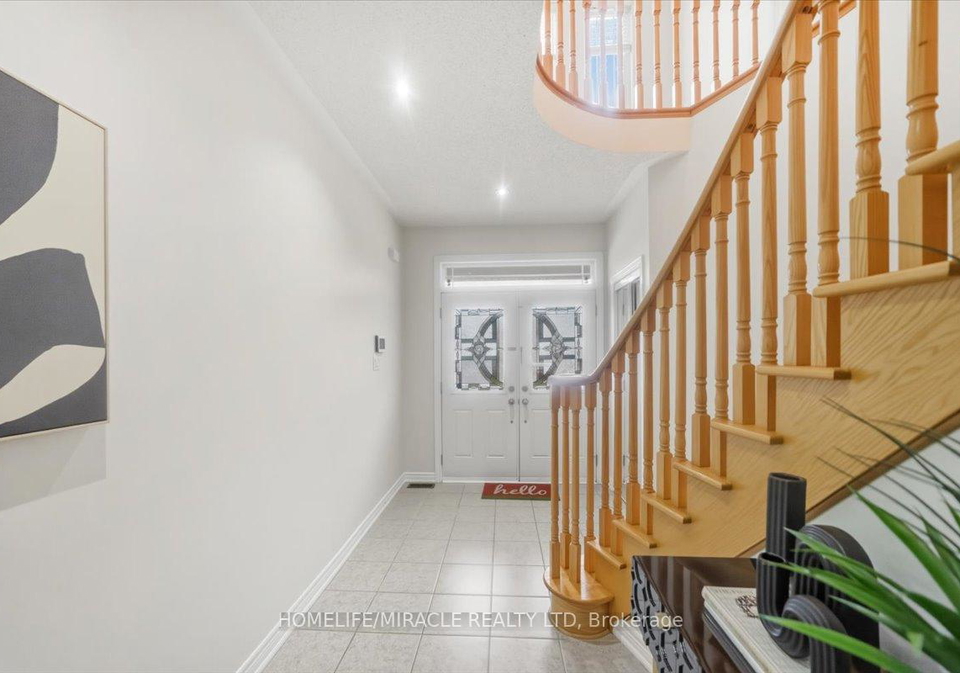 381-queen-mary-drive-brampton-ontario-w12998020