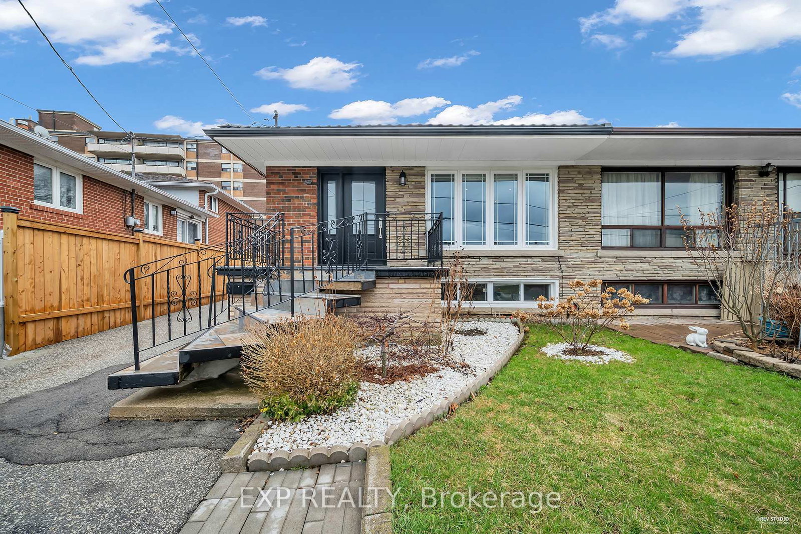 24-goldcrest-boulevard-north-york-ontario-w12999050