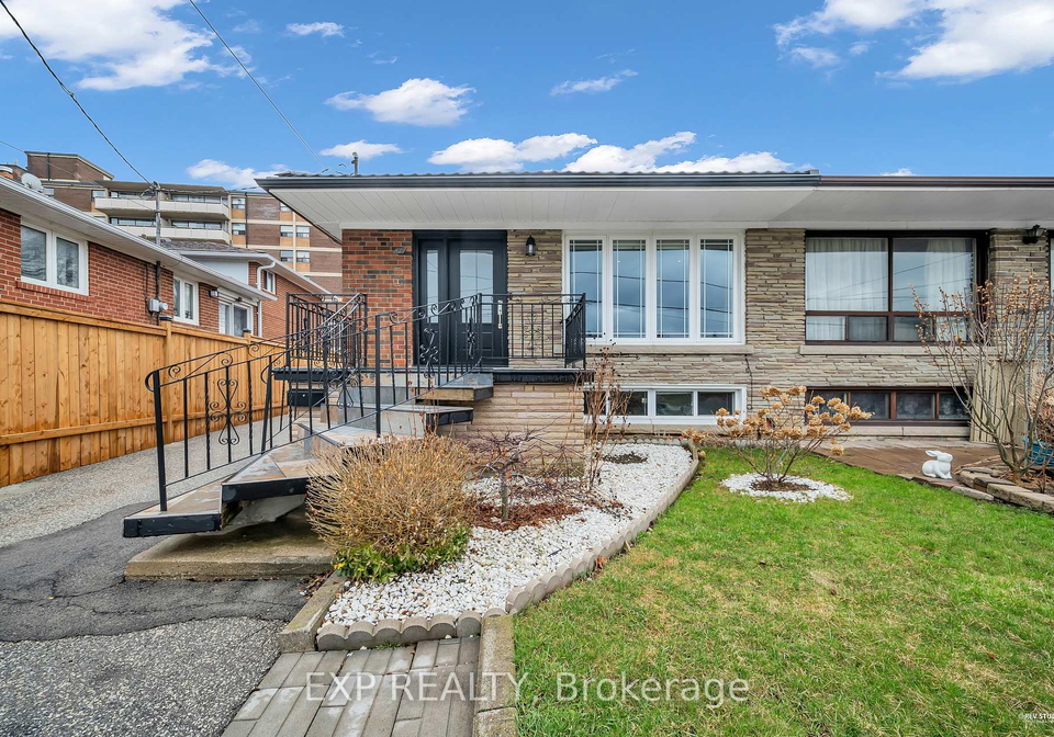 24-goldcrest-boulevard-north-york-ontario-w12999050