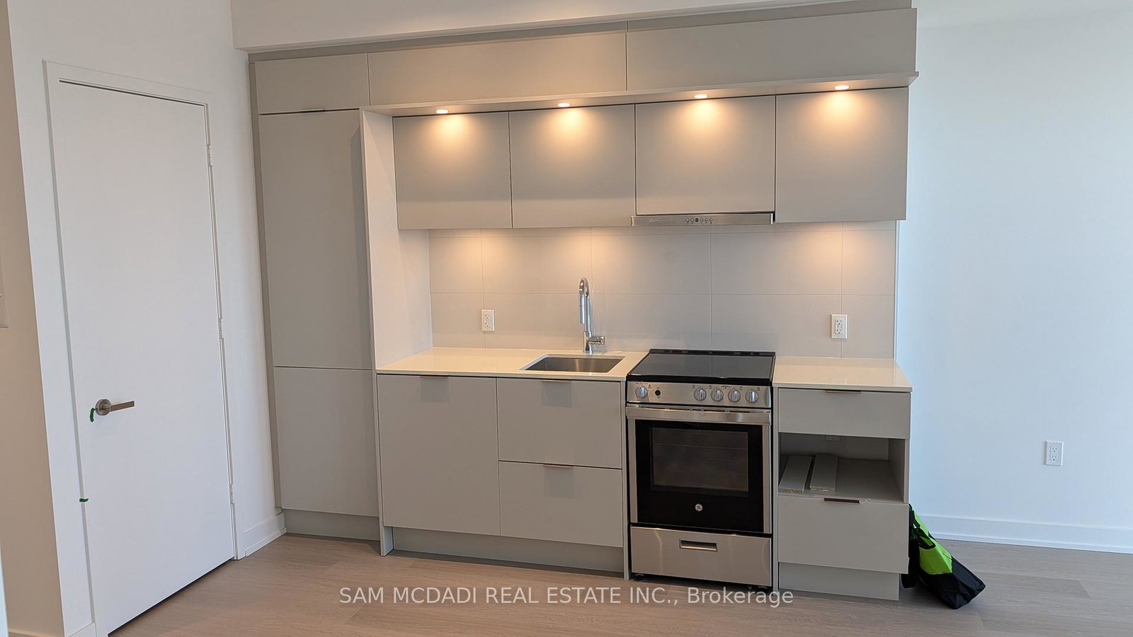 448-burnhamthorpe-road-w-mississauga-ontario-w12999108