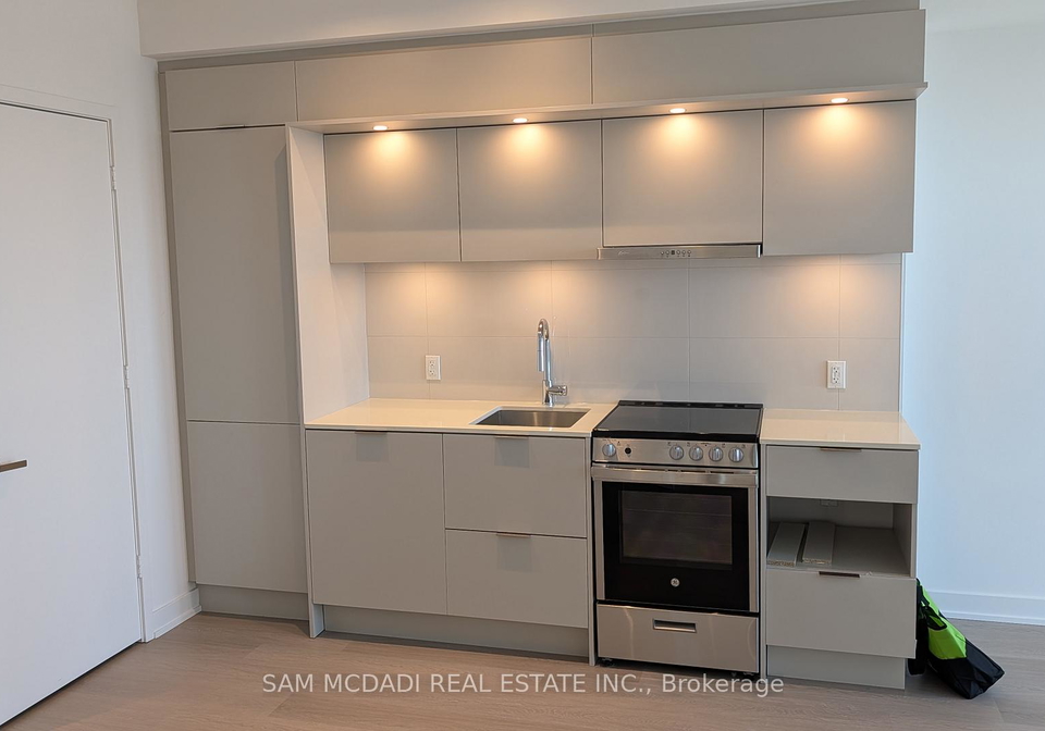 448-burnhamthorpe-road-w-mississauga-ontario-w12999108