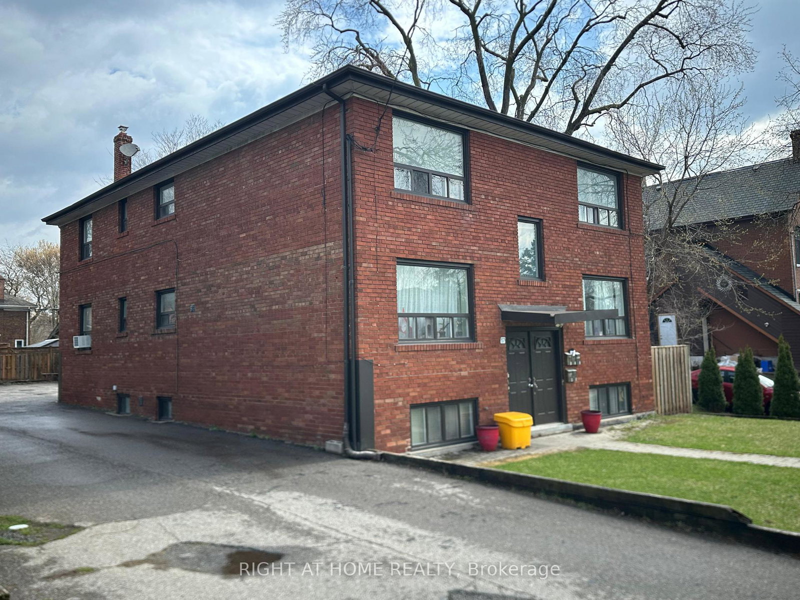 57-superior-avenue-etobicoke-ontario-w12999270