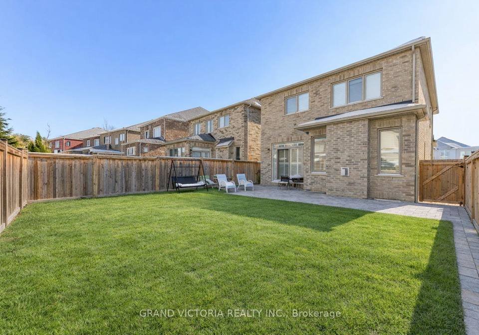 4-mussle-white-road-brampton-ontario-w12999294