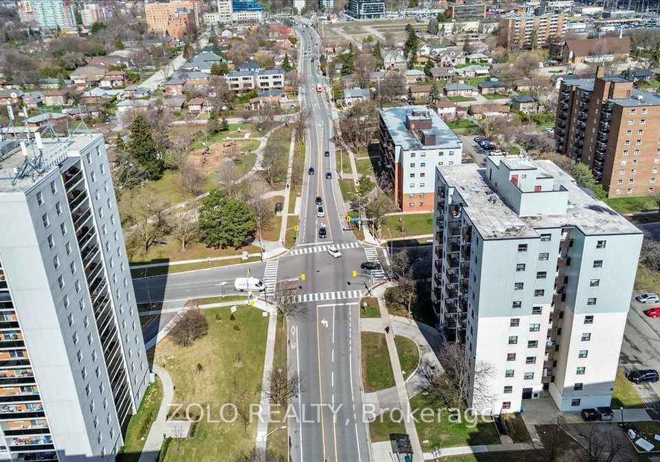 2345-confederation-parkway-mississauga-ontario-w12999302