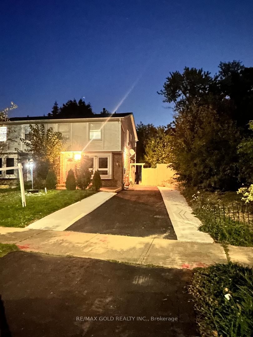 98-centre-street-n-brampton-ontario-w12999734