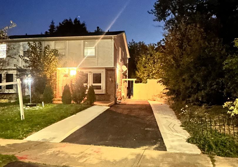 98-centre-street-n-brampton-ontario-w12999734
